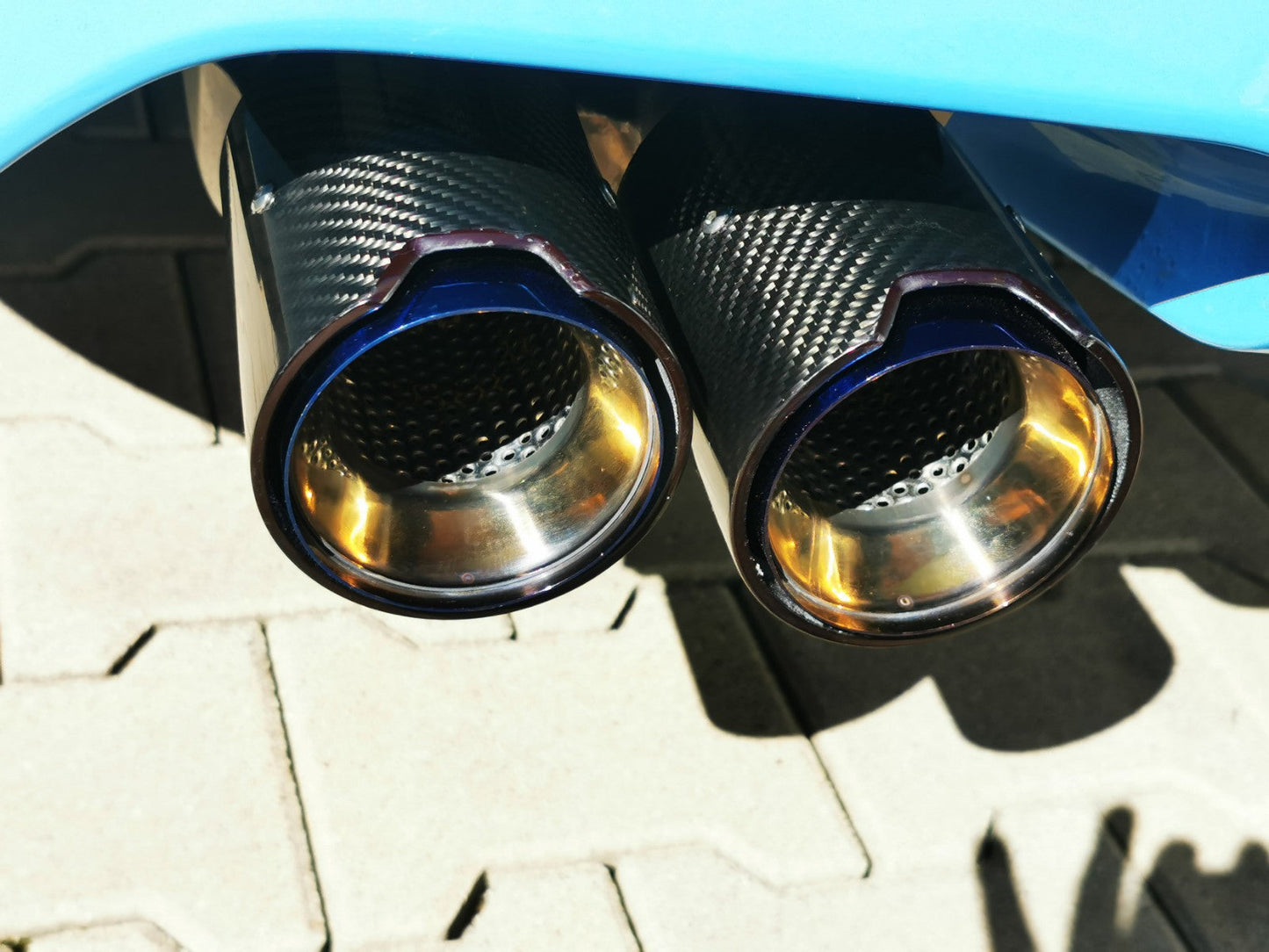 Carbon + Edelstahl Endrohrblenden Blau - BMW M2/M3/M4 F87 F80 F82 F83