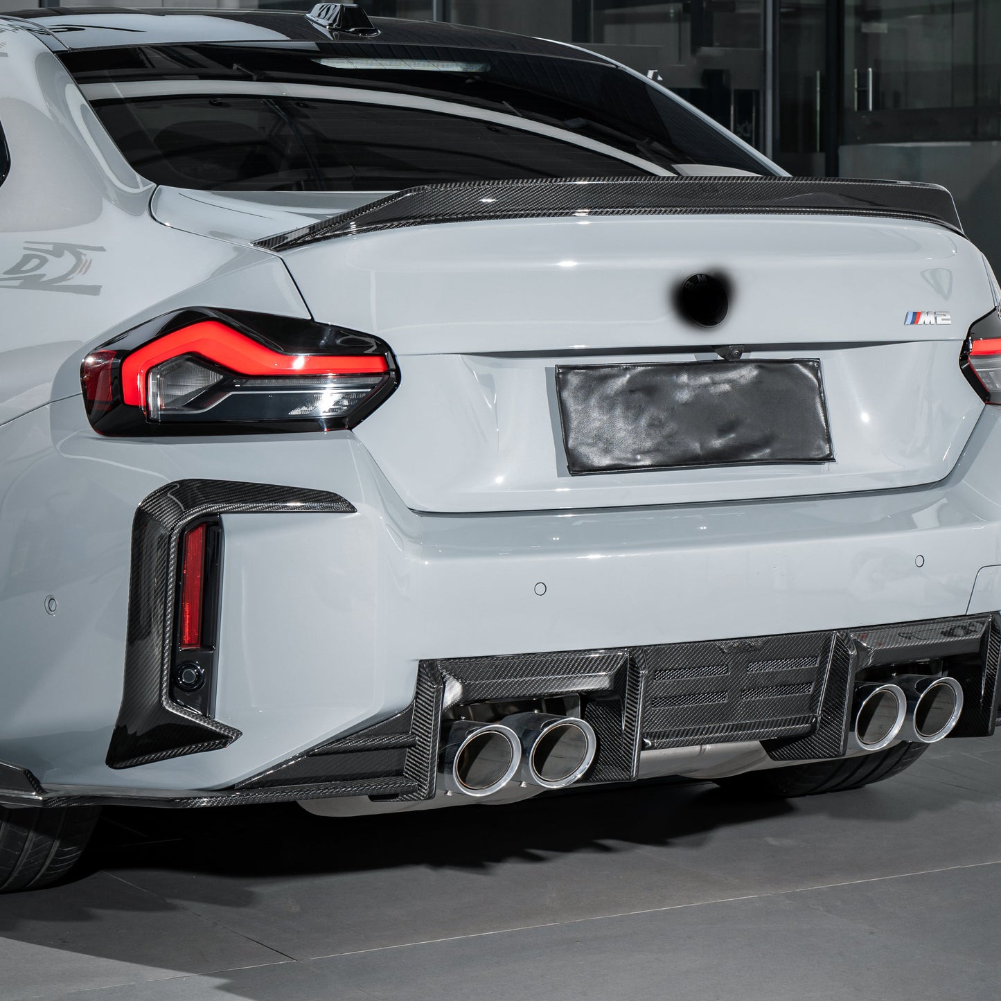 Dry Carbon Stoßstangenaufsatz in L-Form "KB Design" für BMW M2 G87