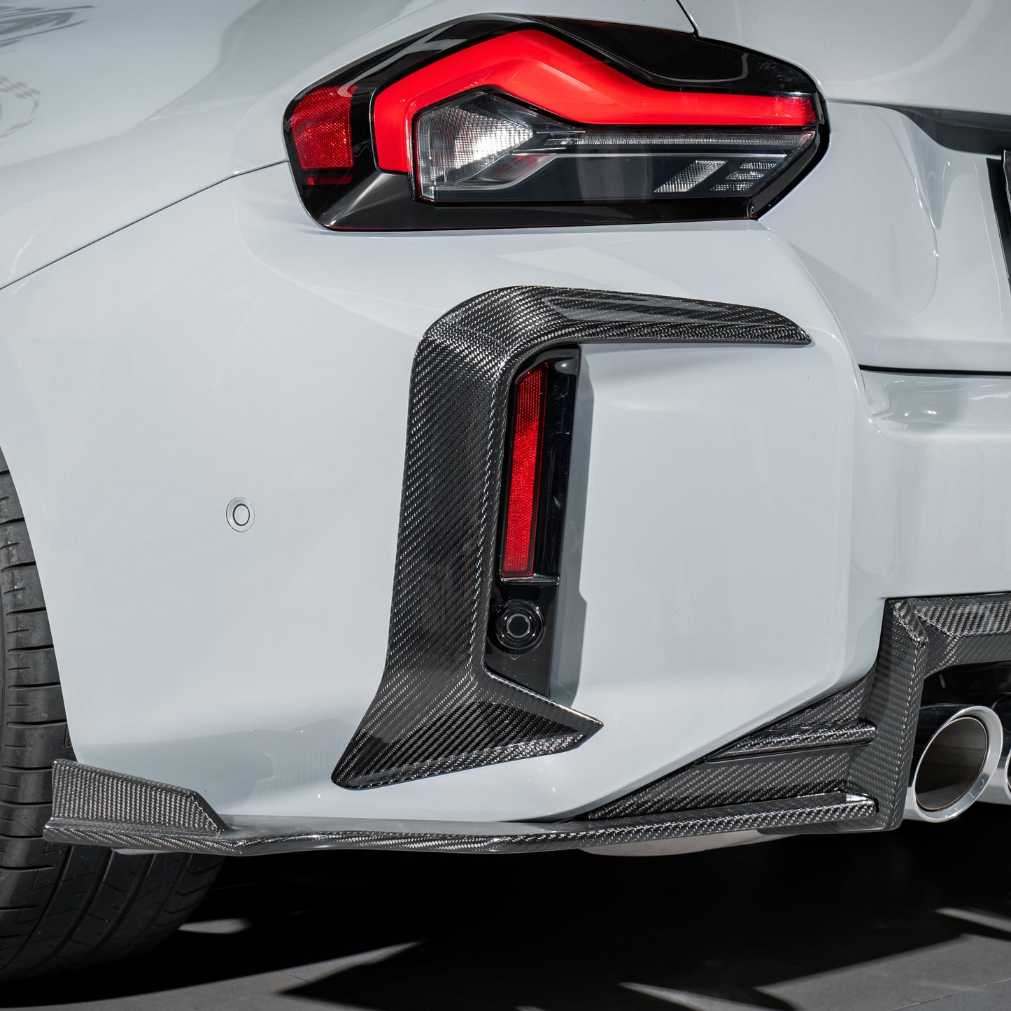Dry Carbon Stoßstangenaufsatz in L-Form "KB Design" für BMW M2 G87