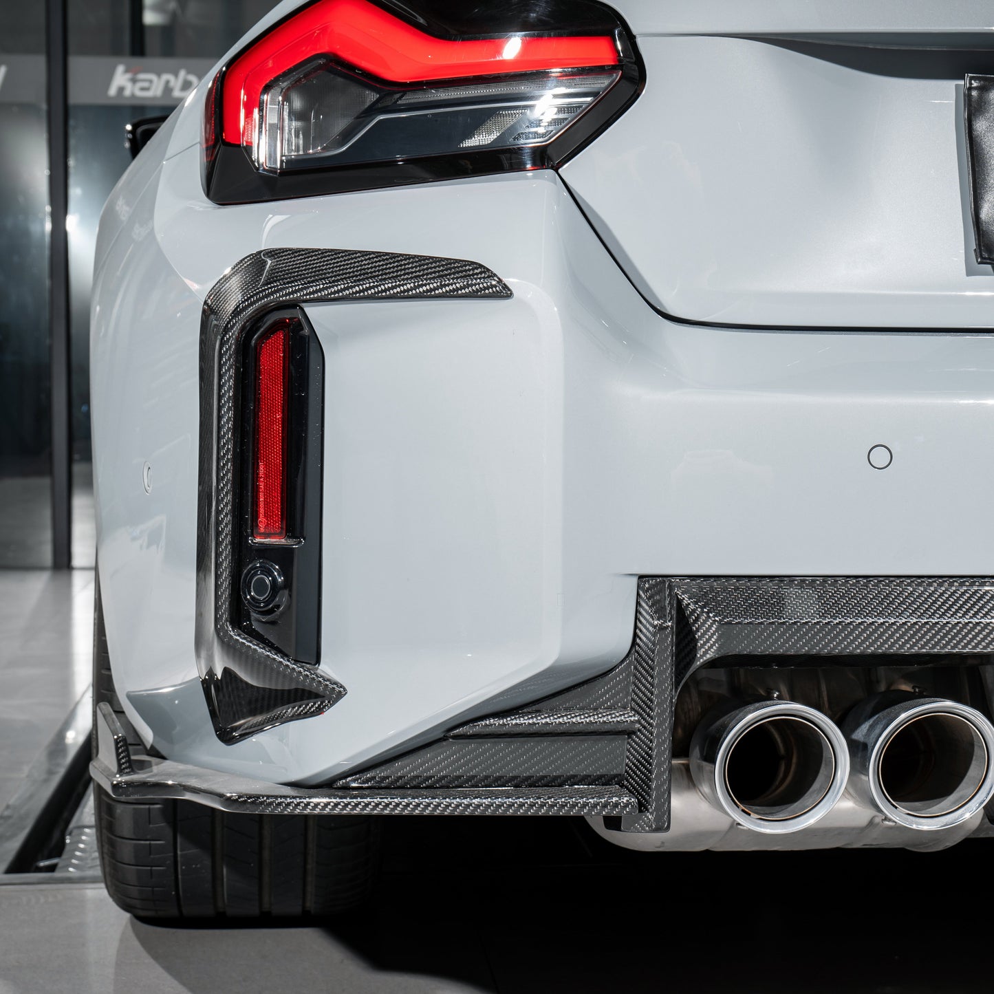 Dry Carbon Stoßstangenaufsatz in L-Form "KB Design" für BMW M2 G87