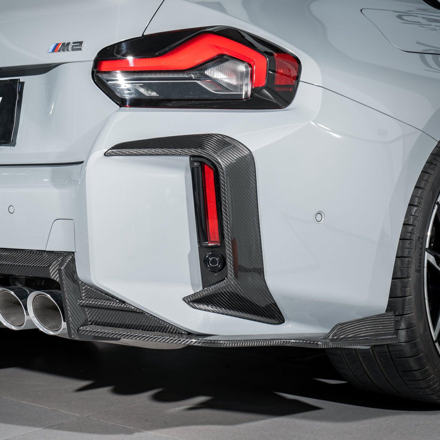 Dry Carbon Stoßstangenaufsatz in L-Form "KB Design" für BMW M2 G87