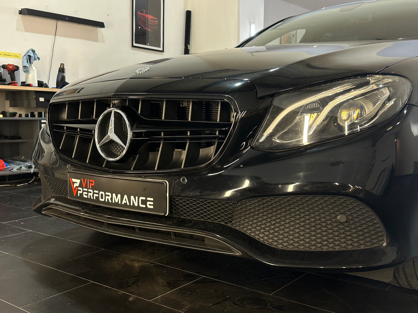 Sport Kühlergrill hochglanz schwarz für Mercedes E-Klasse W213/S213/C238/A238 2017-06/2020