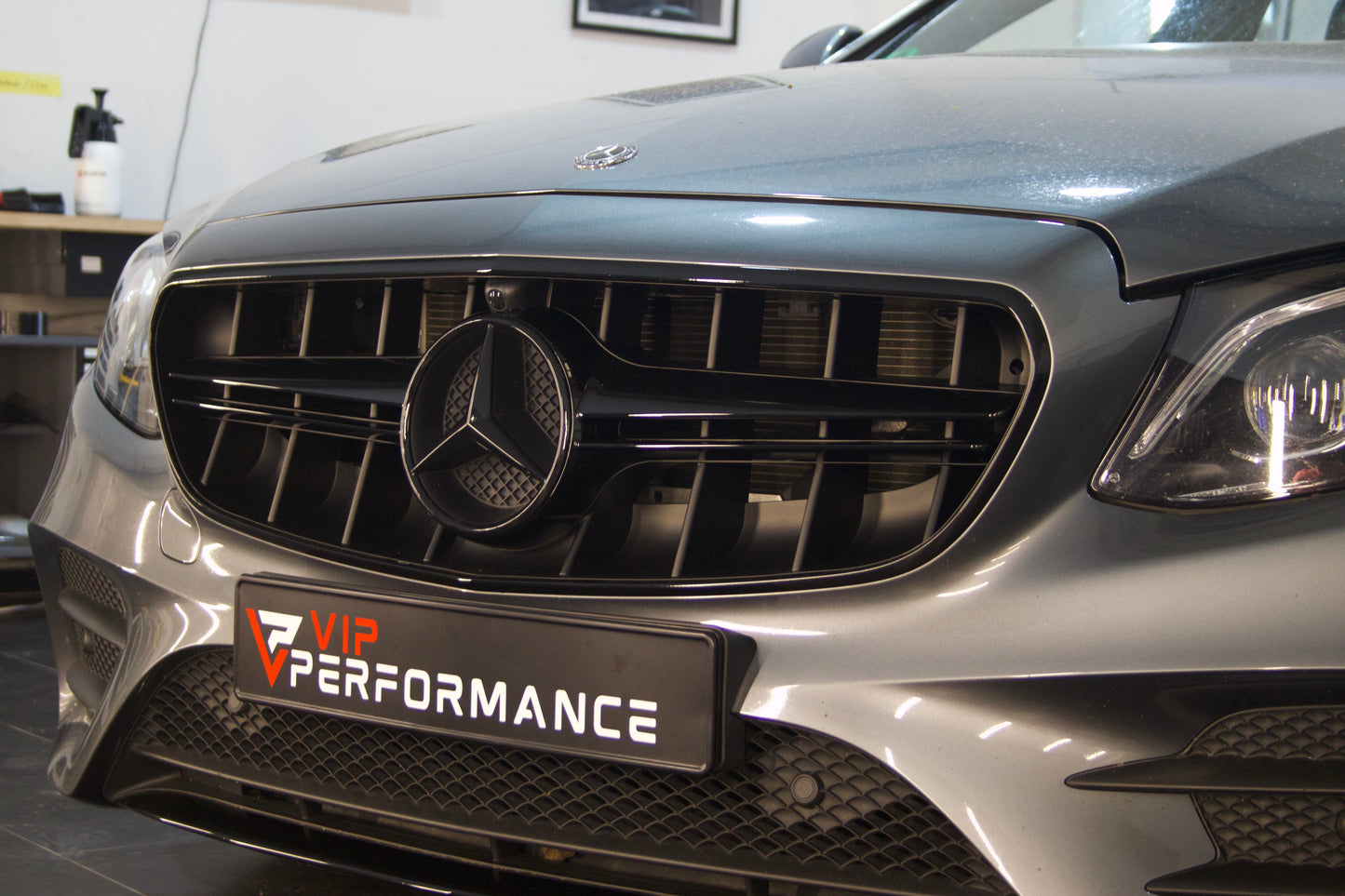 Sport Kühlergrill hochglanz schwarz für Mercedes E-Klasse W213/S213/C238/A238 2017-06/2020