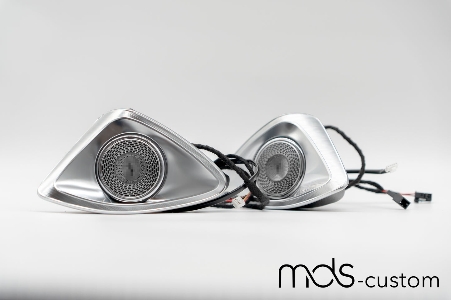 Mercedes W206 4D-Hochtöner mit Ambientebeleuchtung – Rotierende 4D Hochtöner